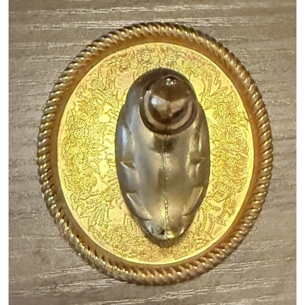 Unbranded vintage swan